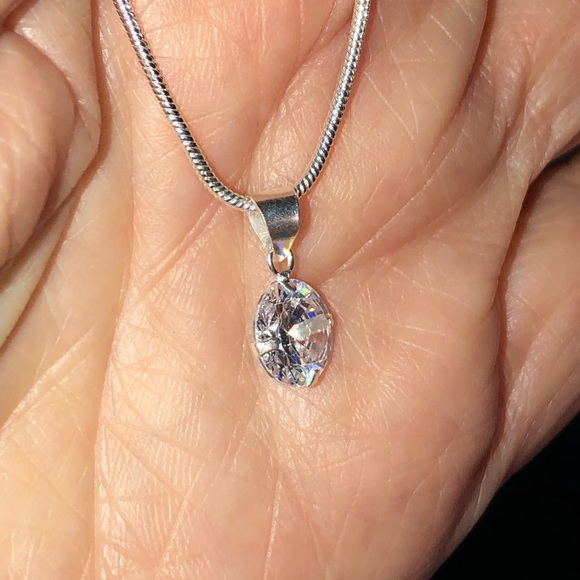 NWT Beautifully crafted Oblong Diamond simulant - Picture 3 of 10